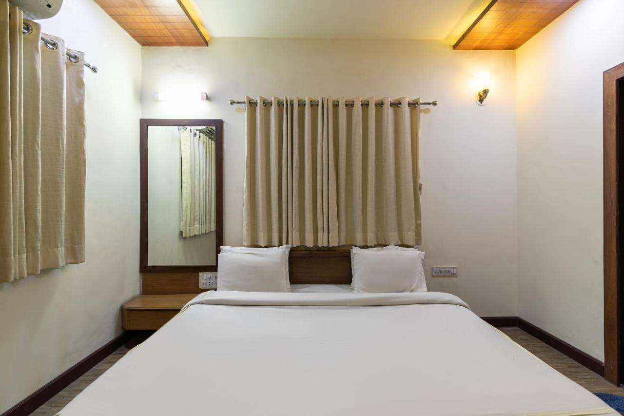Capital O 47539Capital O Umbergaon Club Hotel Umargam Luaran gambar