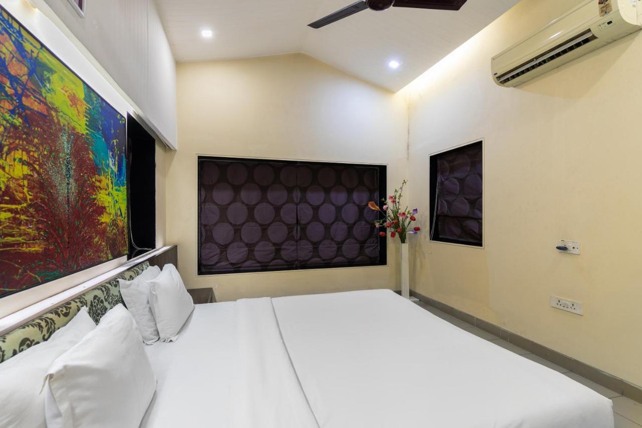 Capital O 47539Capital O Umbergaon Club Hotel Umargam Luaran gambar